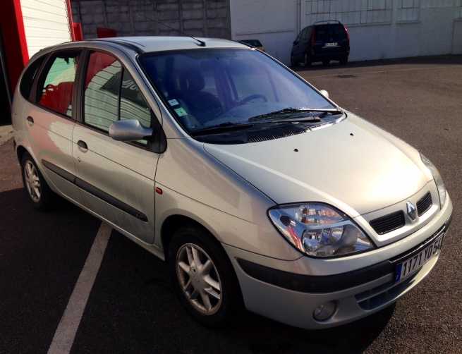 Monospace Renault Scenic 1.9 DTI 98cv RXT Prix nous