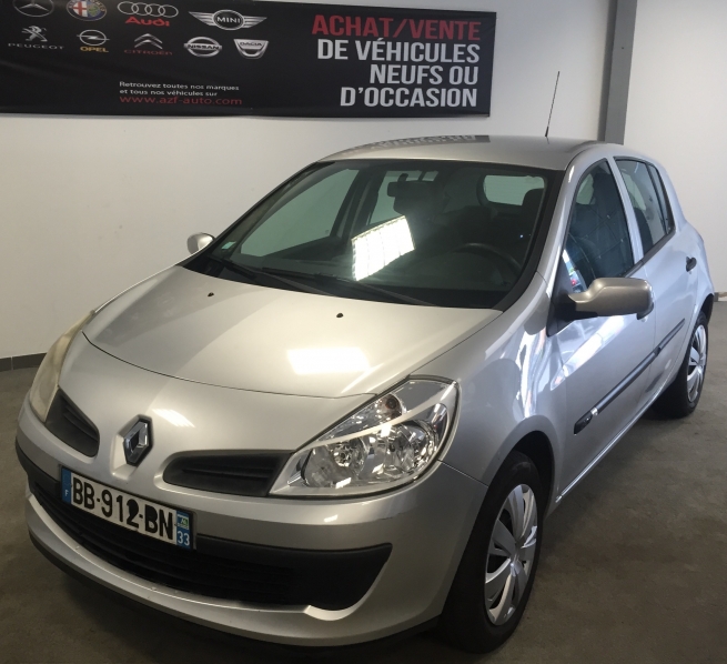 Renault Clio III 1.5 dCi 86cv / 2490€ – Voitures d'occasion à Nantiat et  service de CARTE GRISE