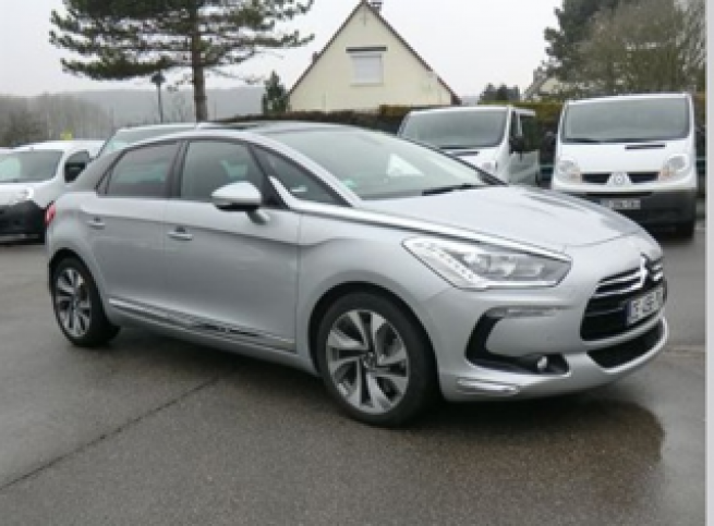 Citroen DS5 sport chic HDI 160cv bva6  /  <span style='font-weight:600'>Prix : nc</span><a href='http://www.azf-auto-discount.com/fiche-auto/98-citroen-ds5-sport-chic' style='font-weight:600;display:block;float:right;color:#B41818;margin-right:45px'>En savoir +</a>